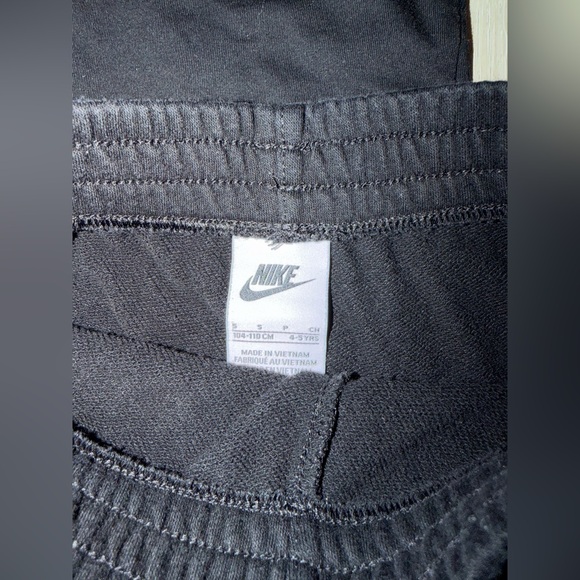 Nike Tee And Shorts Set Sz 5T - Picture 2 of 7